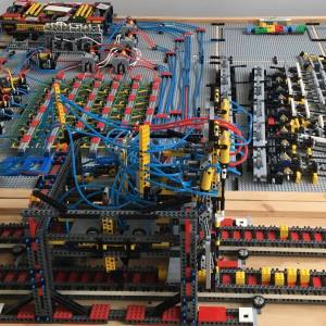 Couverture de [CONF] : Une machine de Turing en Lego